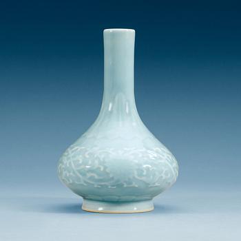 1507. A clarie de lune glazed vase, late Qing dynasty with Qianlong seal mark.