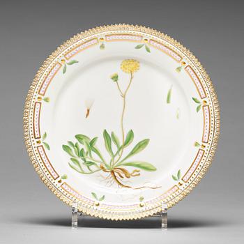 A set of 12 (6+6) Royal Copenhagen 'Flora Dancia', plates, 20th Century.