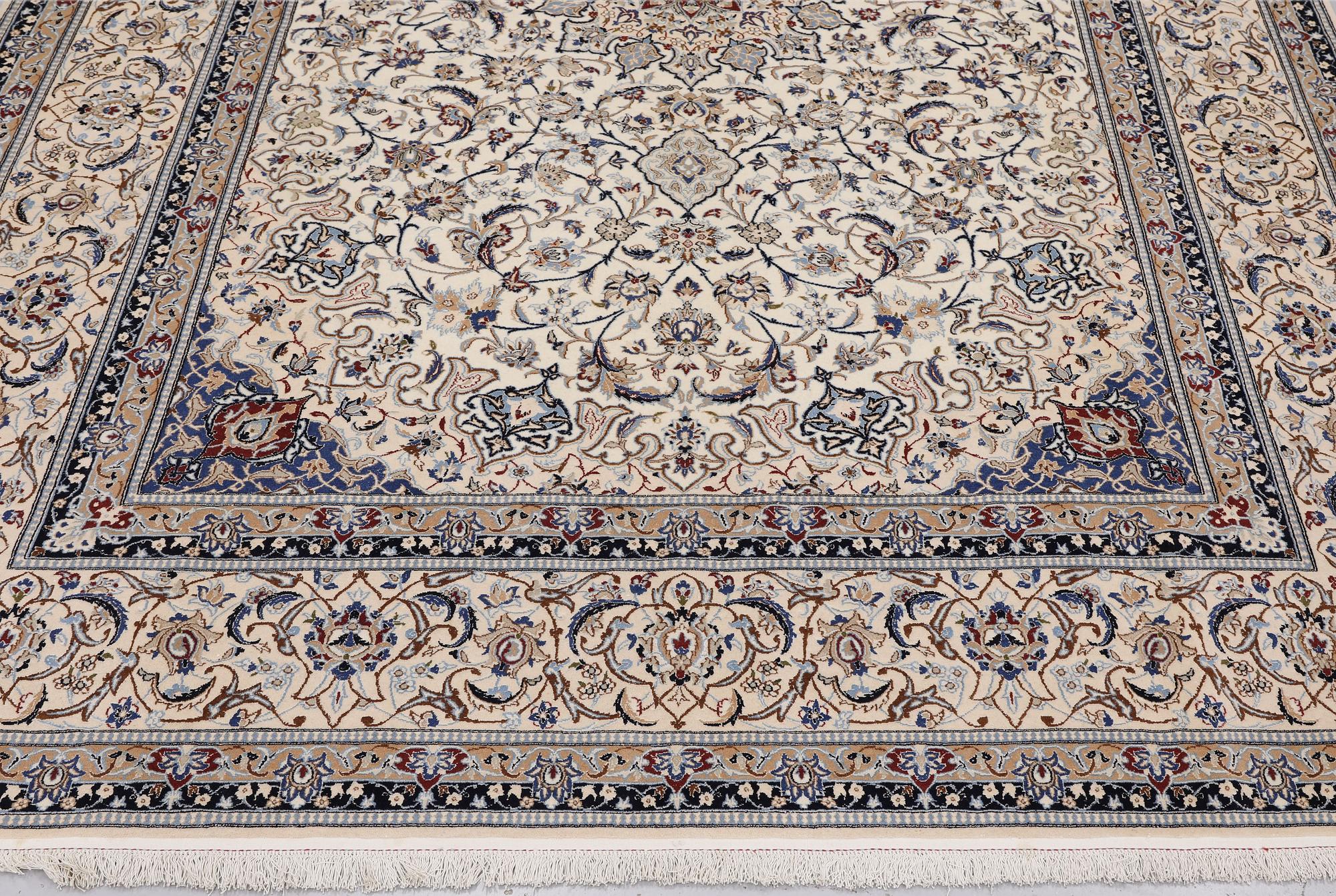 Matta, Nain, part silk, 285 x 197 cm.