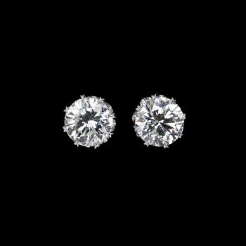 1118. EARSTUDS, brilliant cut diamonds, app. 0.90-0.95 cts, total weight 1.90 cts.
