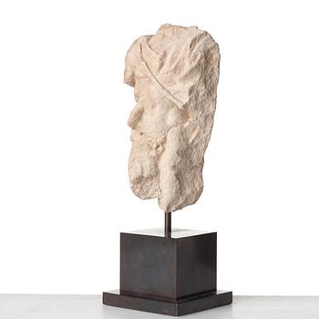 SKULPTUR, sandsten. Hellenistisk, troligen 500-400 f. Kr.