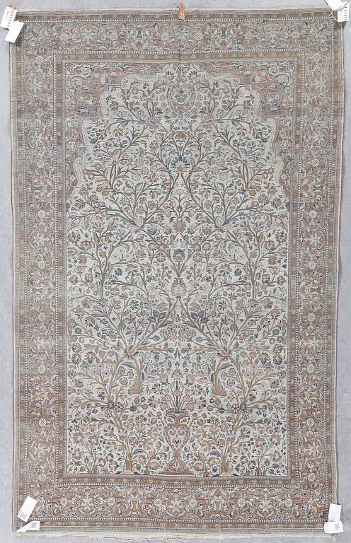 MATTA, semiantik silke Keshan. Ca 206x128 cm.