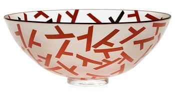 A Klas-Göran Tinbäck blasted glass bowl, 1995.