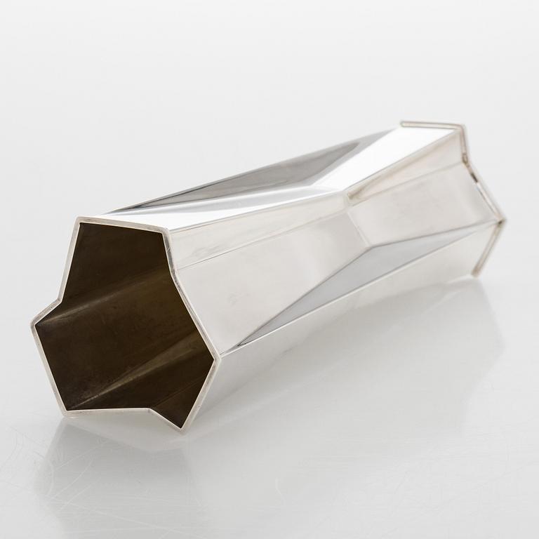 Tapio Wirkkala, A silver vase, model TW 6-3, Kultakeskus, Hämeenlinna 1963.