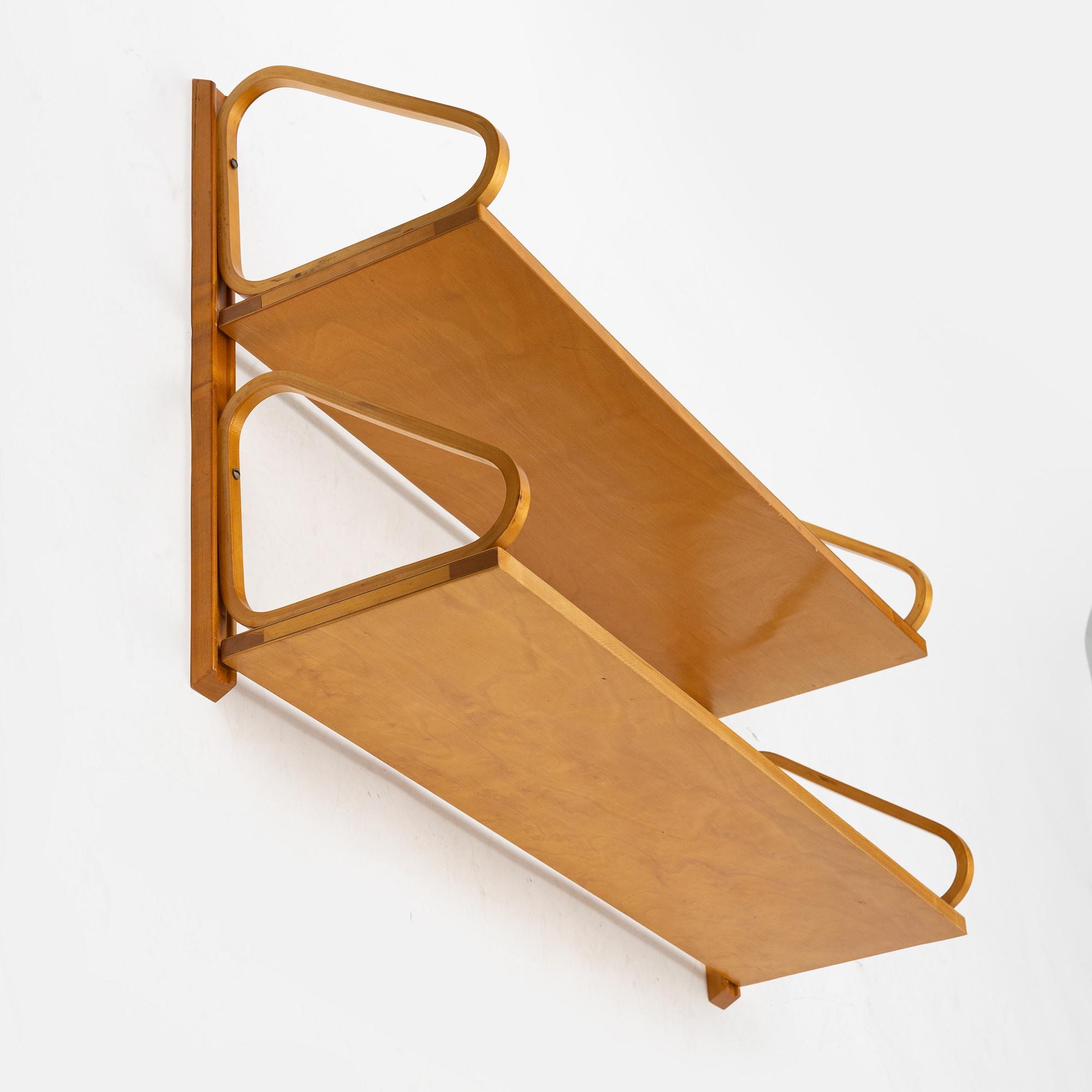Alvar Aalto, a model 112B-2 birch wall shelf, Svenska Artek, Aalto Design, Hedemora, 1945-56.