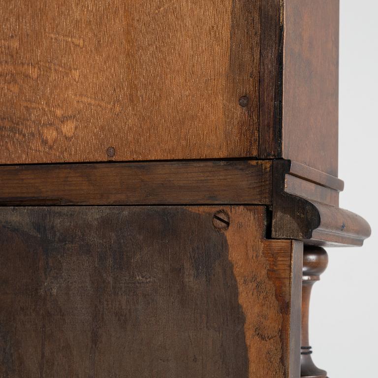 A birch bar cabinet, mid 20th Century.