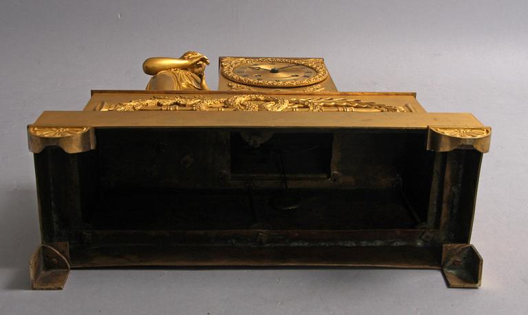 BORDSUR, senempire, 1800-tal, förgylld brons.