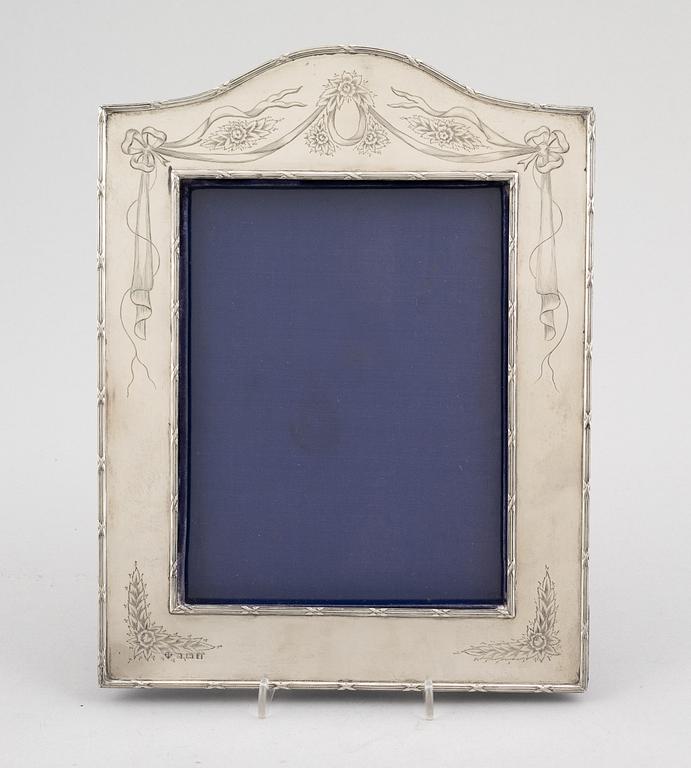 Fotoram, silver, Richard Martin, Ebenezer Hall & Co, Brimingham, England, 1905.