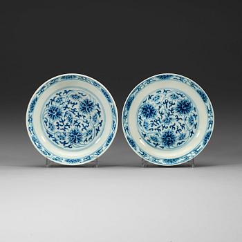 1. A pair of blue and white lotus dishes, Qing dynasty, Guangxu (1874-1908) marks and of period.