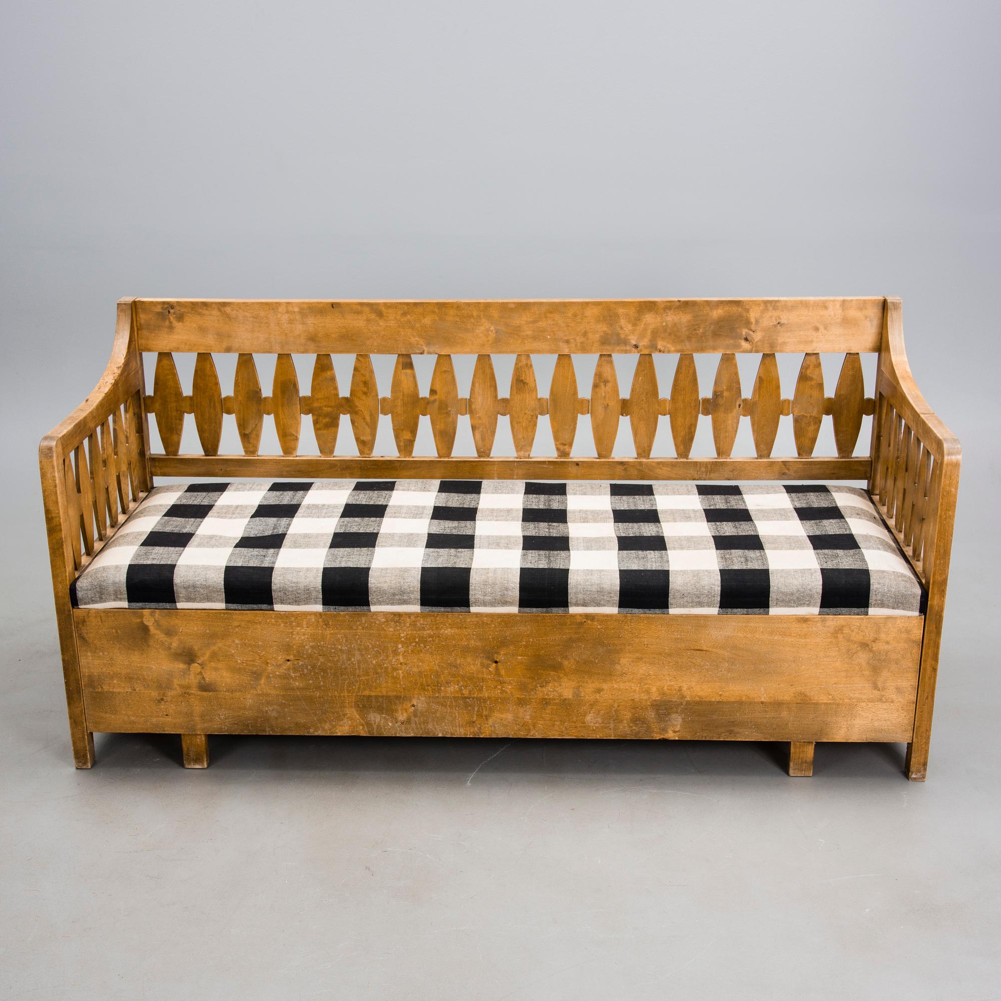 SOFFA, 1900-talets första hälft.