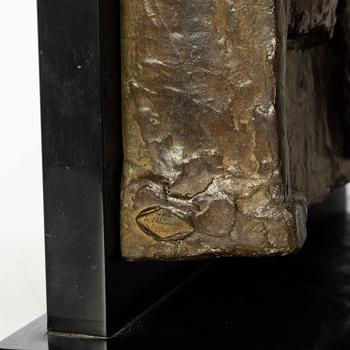 Gudmar Olovson, relief/skulptur. Signerad. Numrerad. Gjutarstämpel. Brons, total höjd 47,5 cm, längd 35 cm.