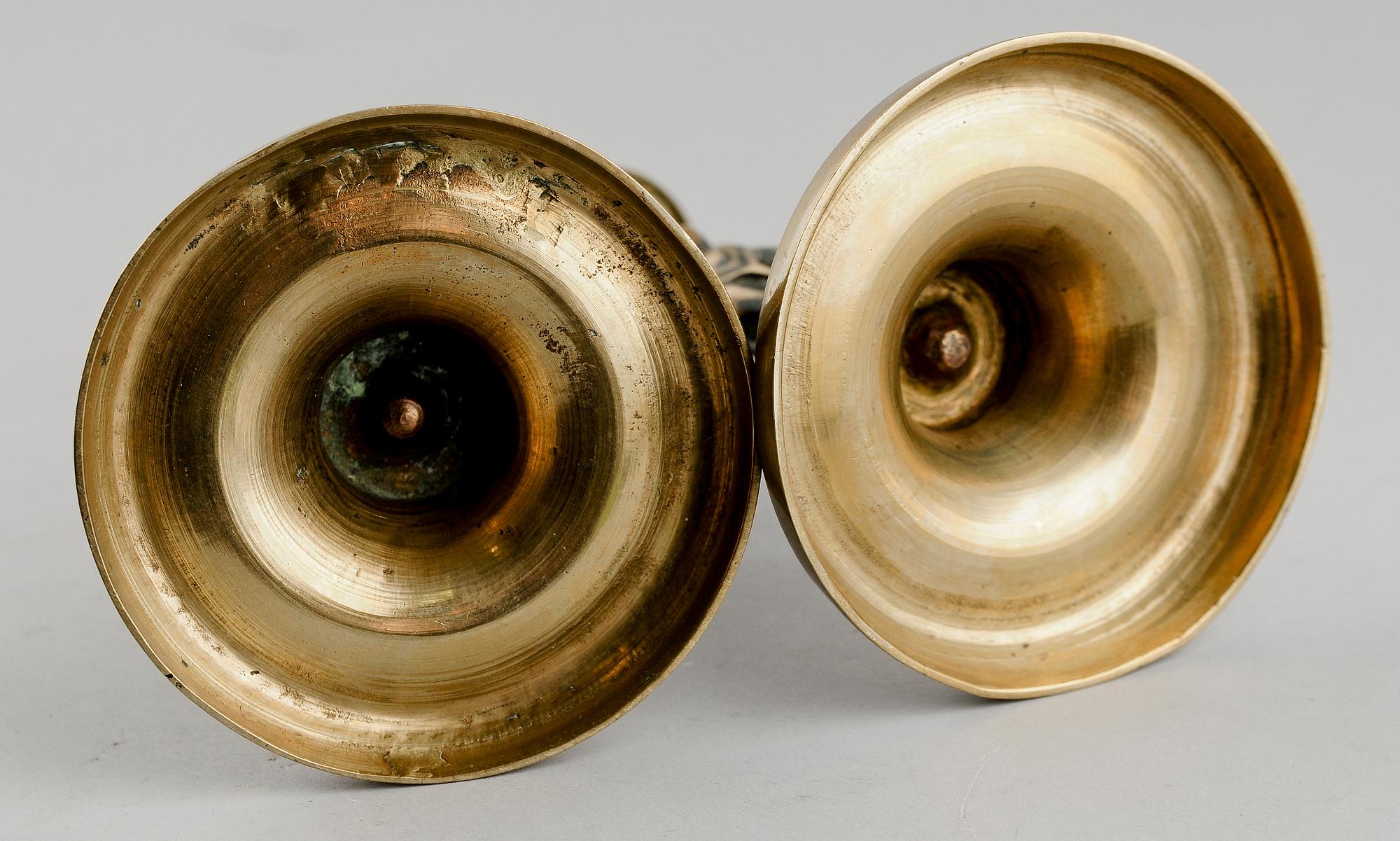 LJUSSTAKAR, 1 par, förgylld och patinerad brons, empire, tidigt 1800-tal.