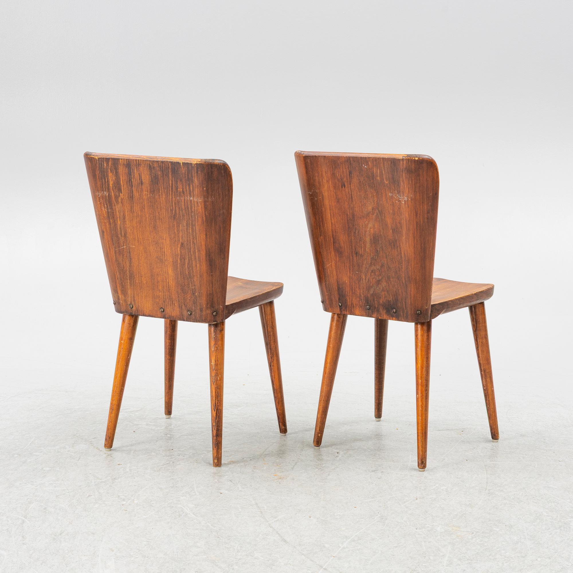 Göran Malmvall, stolar, ett par, modell "510" ur serien "Svensk Fur", Karl Andersson & Söner, Huskvarna, 1950-tal.