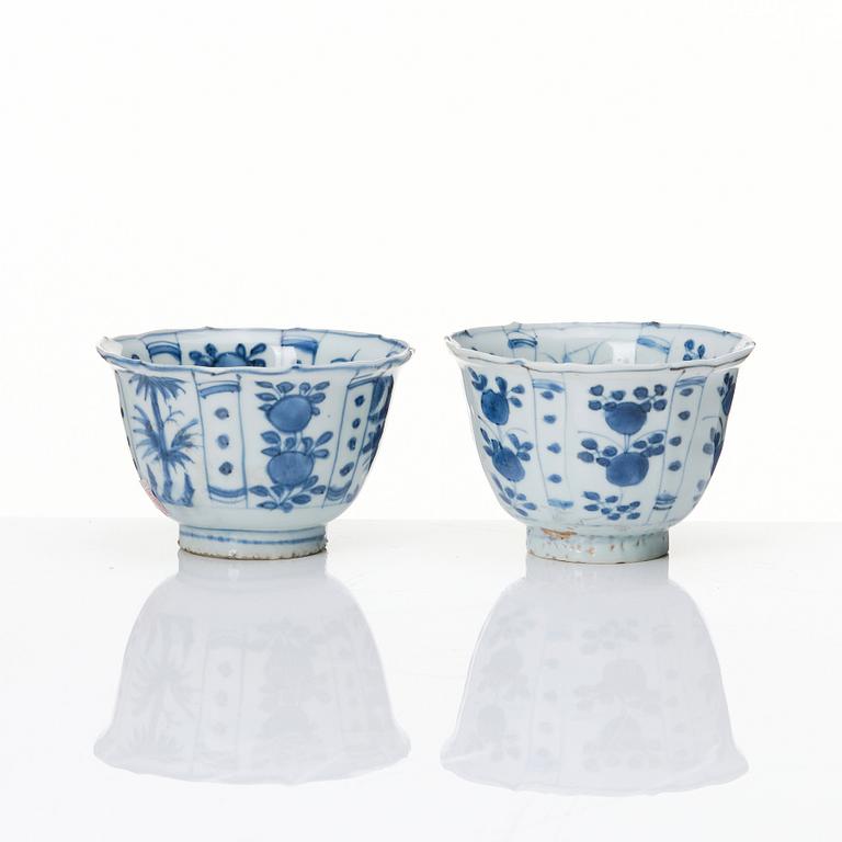 Two blue and white bowls, Ming dynasty, Wanli (1572-1620).