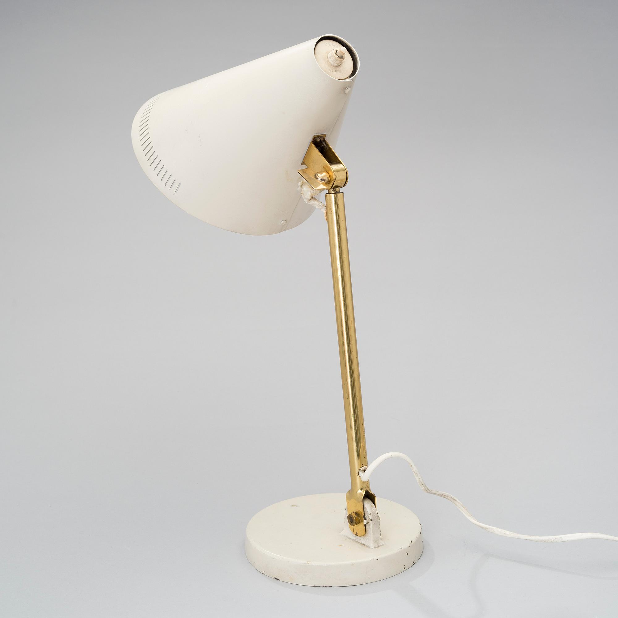 PAAVO TYNELL, BORDSLAMPA, 9222. Tillverkad av Taito Oy.