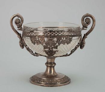 SOCKERSKÅL, silver (13L) samt glas, 1800-talets slut. Silvervikt 177 g.
