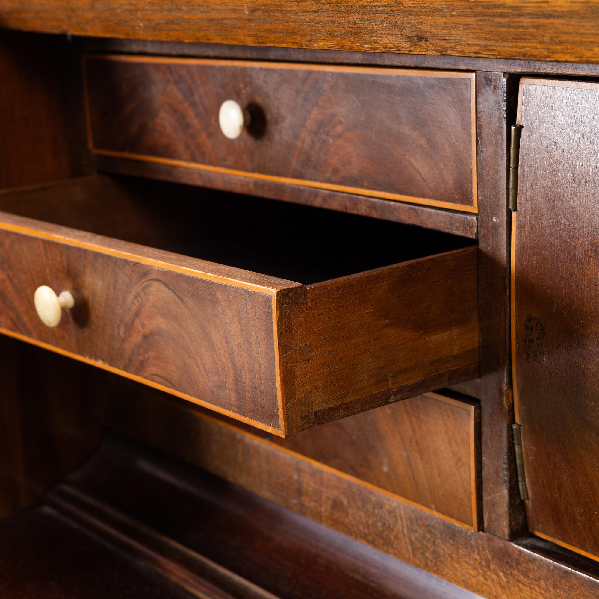 Roll-top desk, Empire, first half of the 19th century.