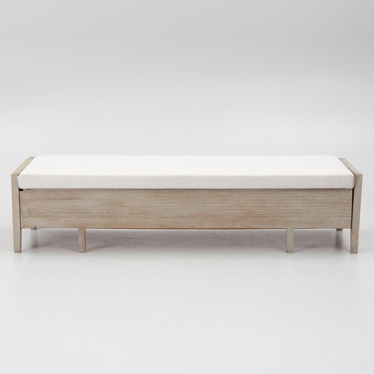 Bench,
