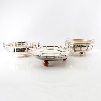 Bowls 2 pcs and bowl plate early 1900s silverplate.