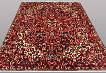A CARPET, Baktiari, ca 315 x 212 cm.