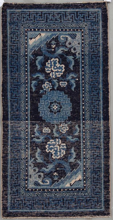 MATTA, semiantik Baotou, Kina. Ca 132x65 cm.
