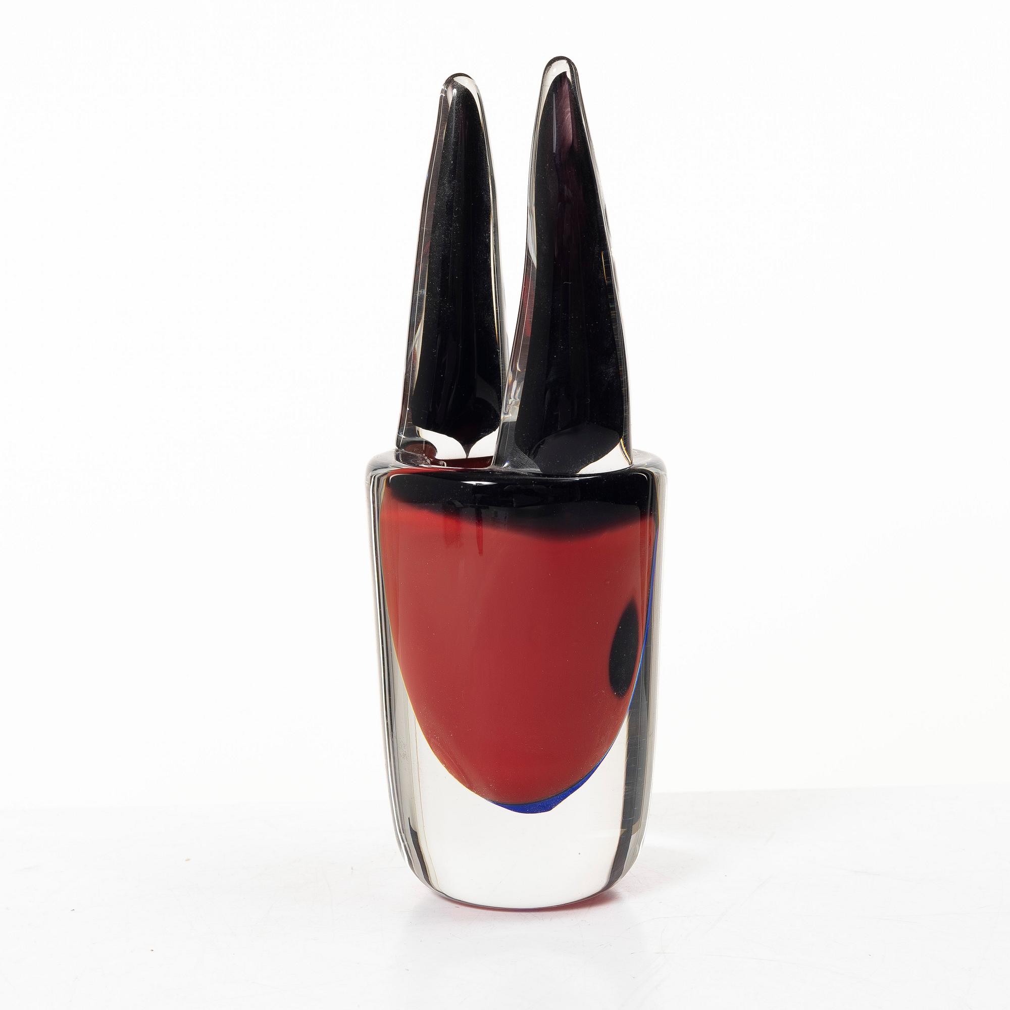 Erik Höglund, a glass scukpture/vase, Studioglas Strömbergshyttan, Sweden, 1992.