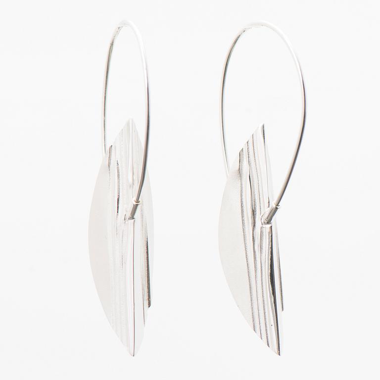 A PAIR OF EARRINGS, "What", silver. Lapponia 2009.