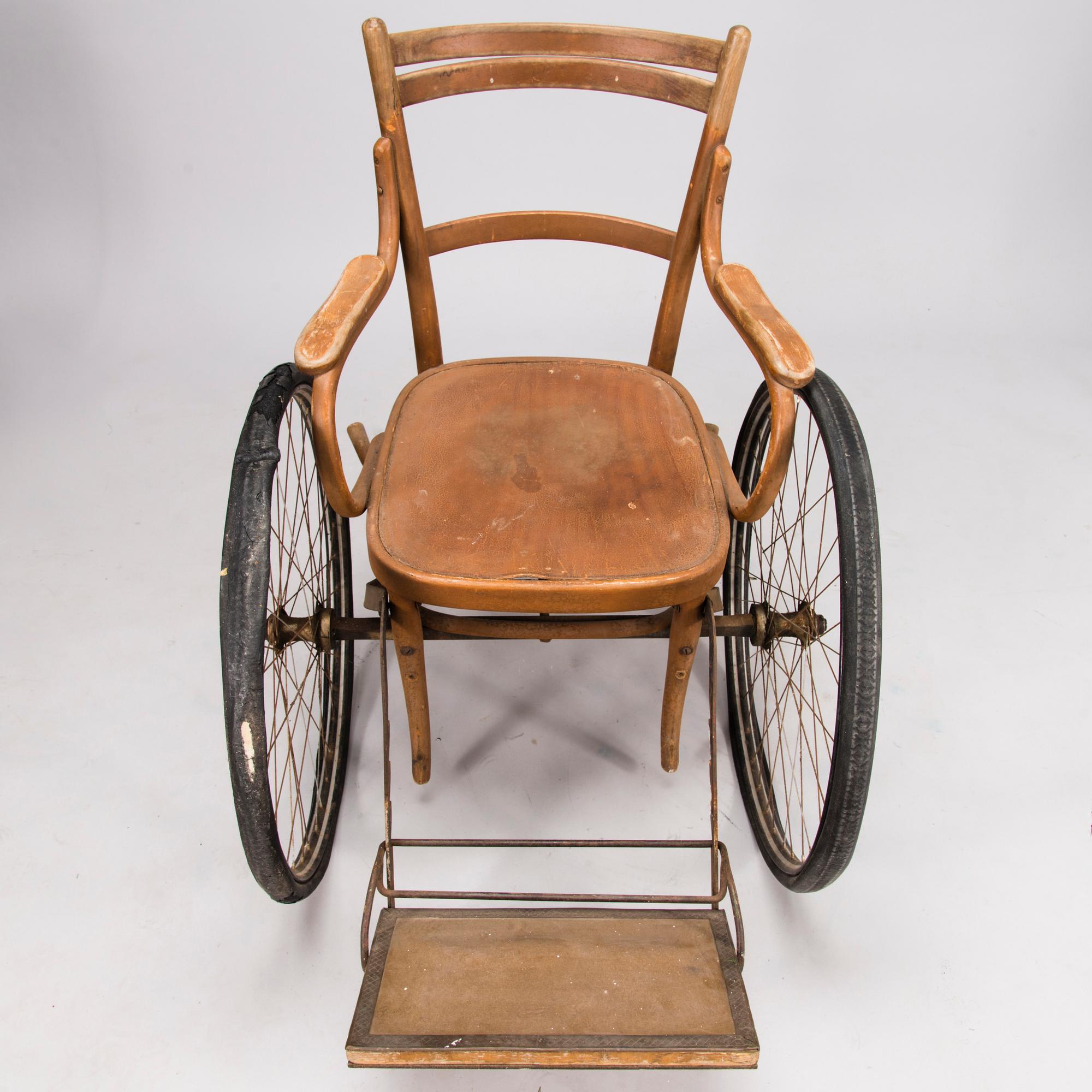 PYÖRÄTUOLI, 1900-luku.