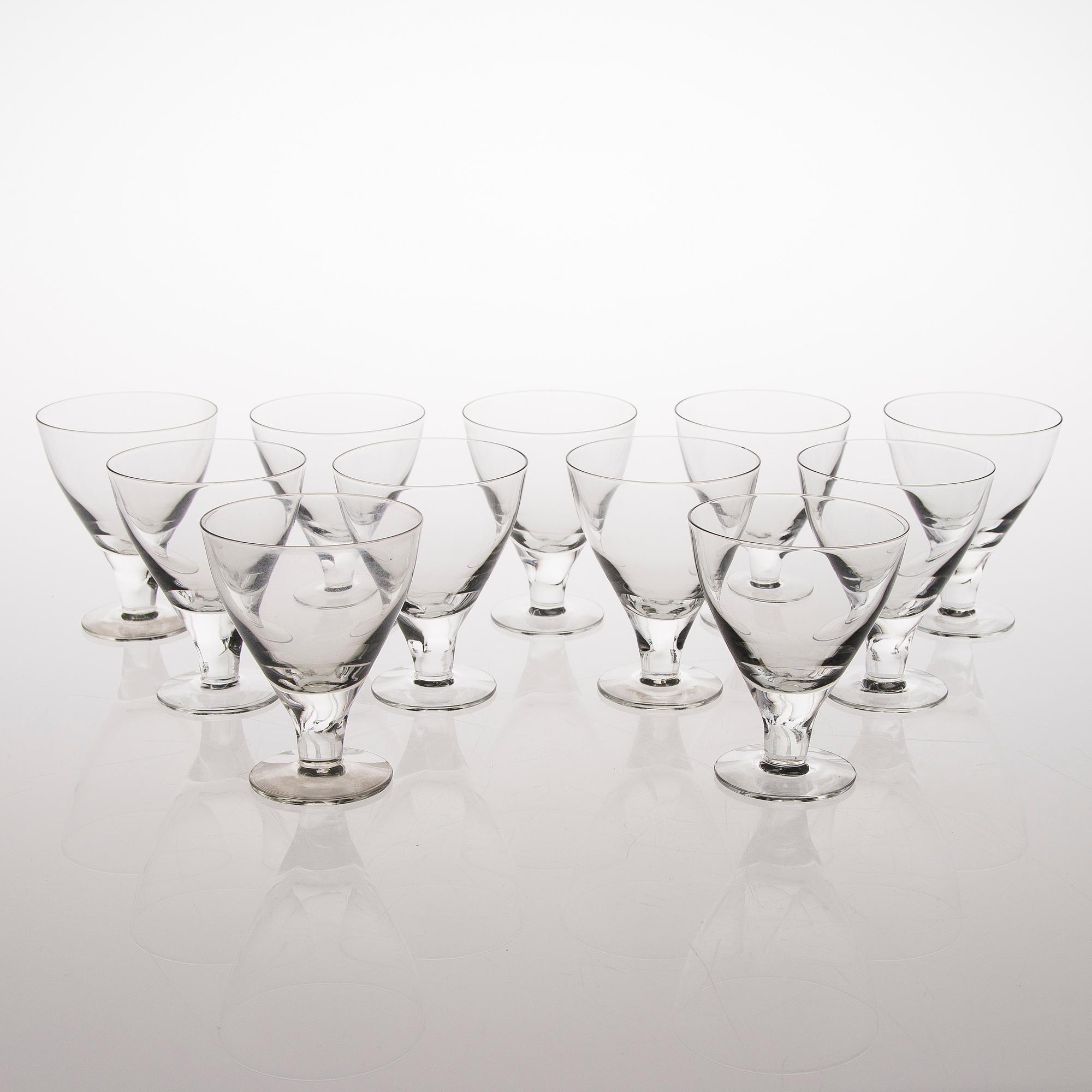 GUNNEL NYMAN, glasservis, 114 osaa, "GN 46", Nuutajärvi Notsjö. I produktion 1949-1969.