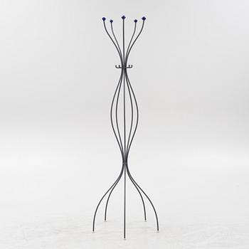 Jonas Bohlin, a 'Spira' coat hanger.