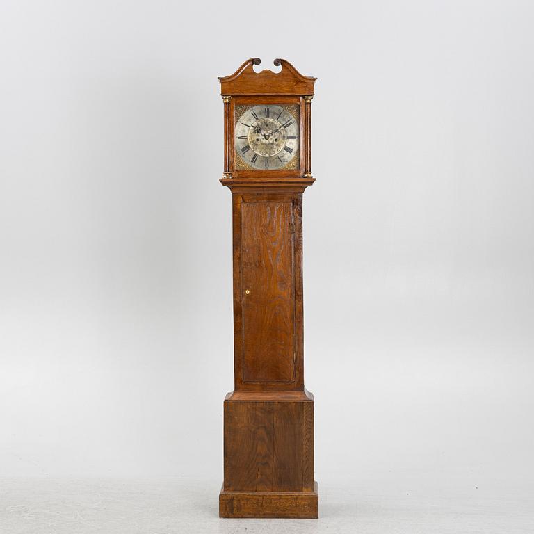 An English longcase clock, 18th/19th century.