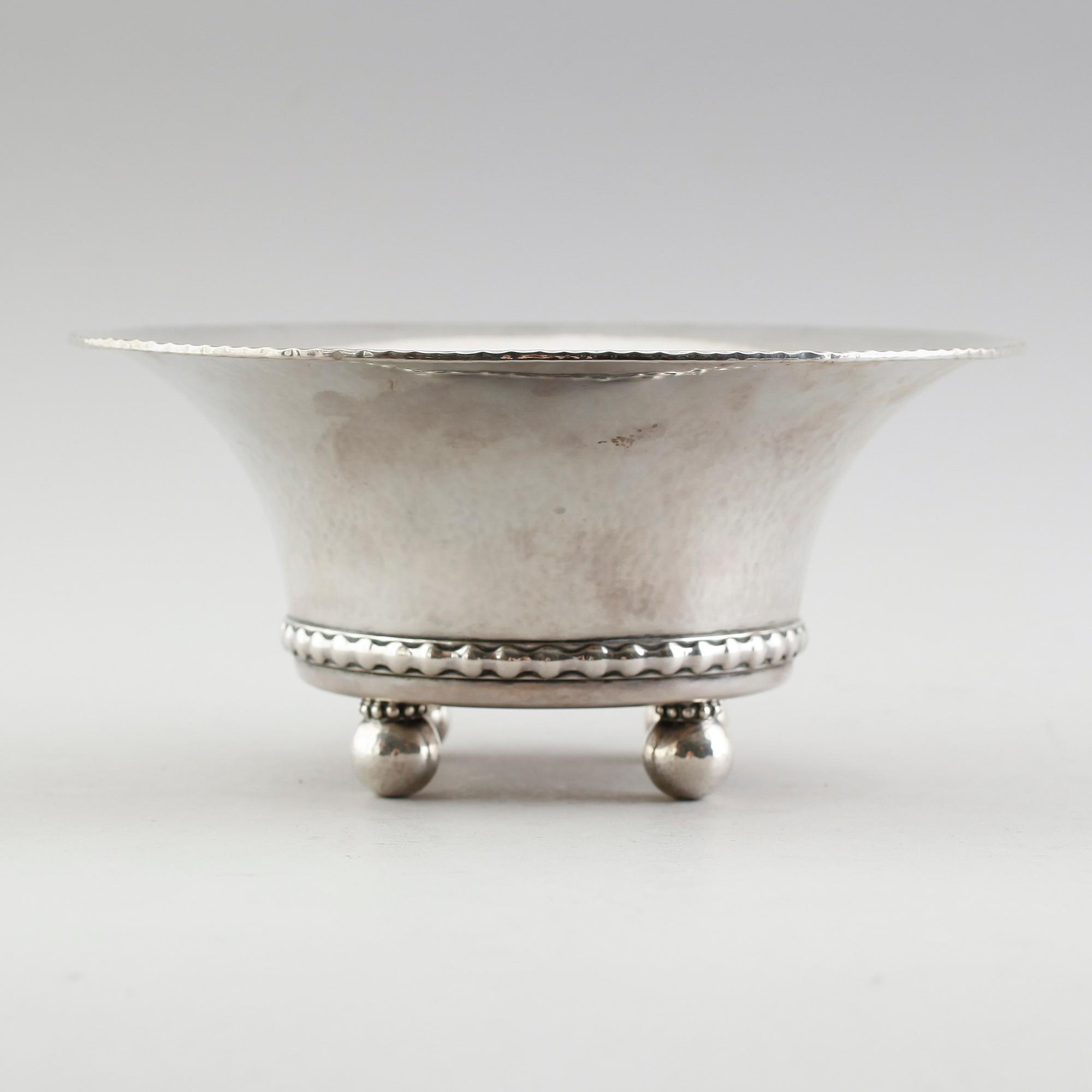 SKÅL, silver, K Anderson, Stockholm 1917. Vikt ca 480 gram.