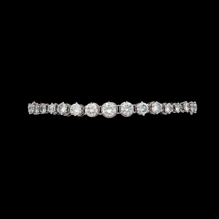 ARMBAND, briljantslipade diamanter, tot. ca 4.20 ct.