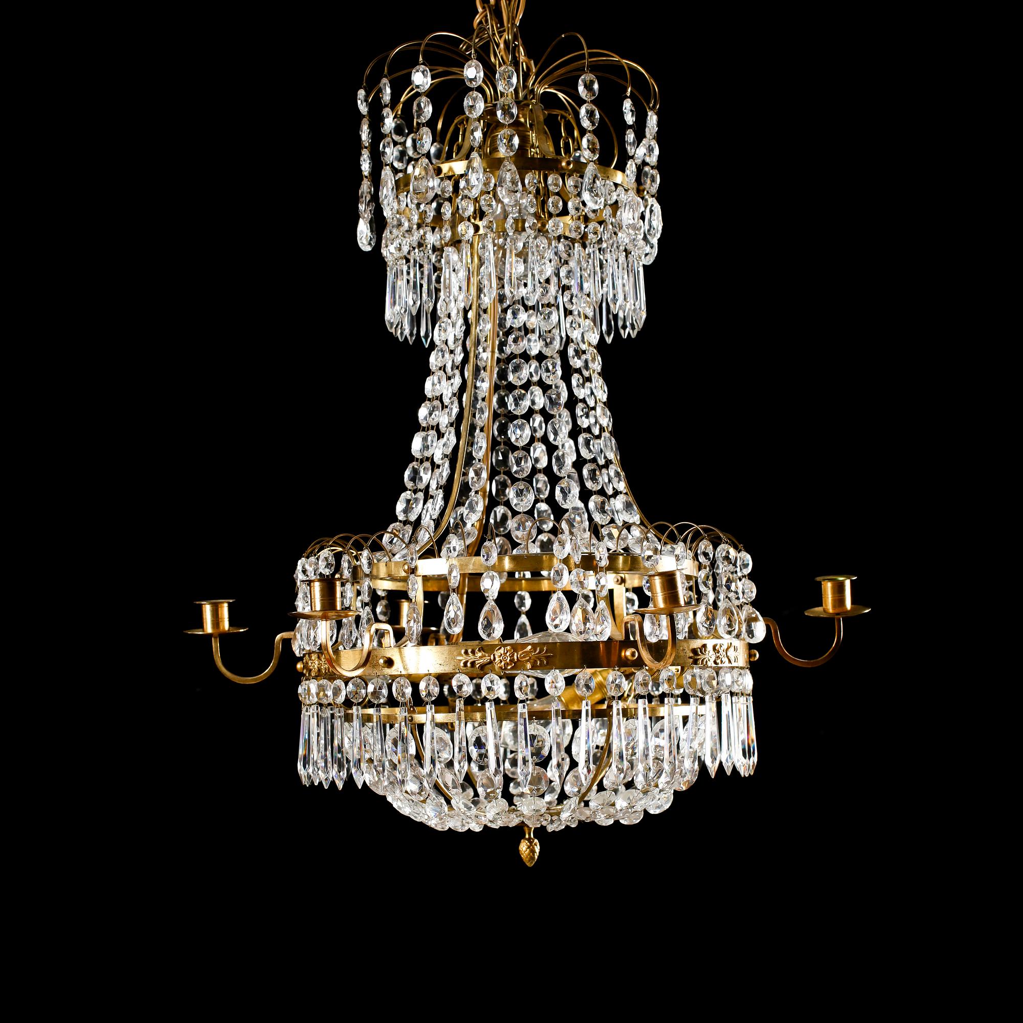 LJUSKRONA, gustaviansk stil, 1900-talets första hälft, höjd 65 cm.