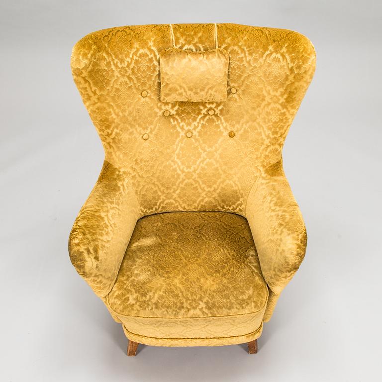 A 1950's armchair.