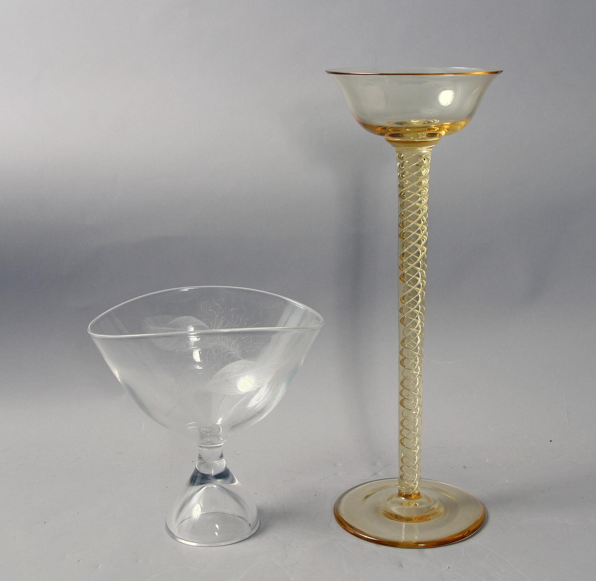 VAS samt POKAL, glas, Vicke Lindstrand samt Gullaskruf.