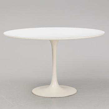EERO SAARINEN, a 'Tulip' table from Arkana.