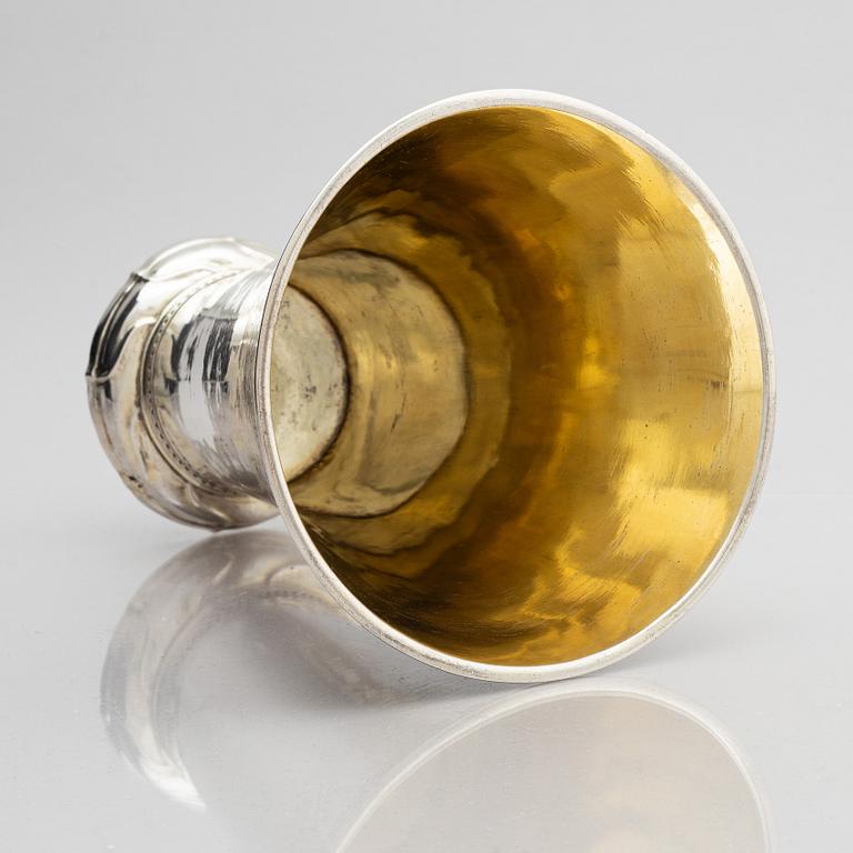 Carl Fahlberg, bägare, delvis förgyllt silver, Uppsala 1760. Rokoko.