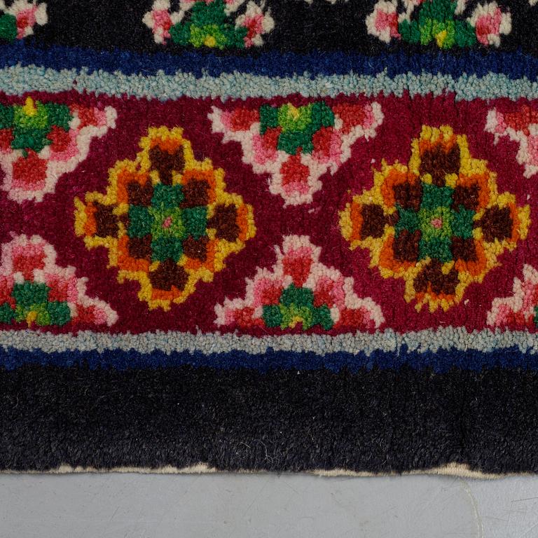 Matto, Old Mongolia, ca 149 x 90 cm.