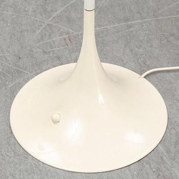 VERNER PANTON, golvlampa, "Pantella", Louis Poulsen, Danmark.