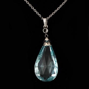 HÄNGE, platina med akvamarin samt mindre diamanter. Vikt ca 6,9 gram.