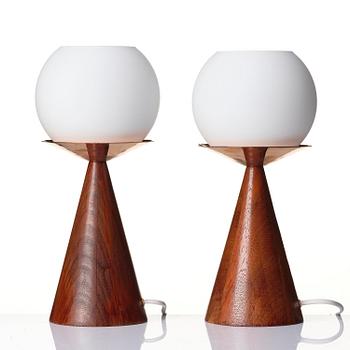 Maria Lindeman, a pair of table lamps model "K11-40", Idman, Finland, mid-20th century.