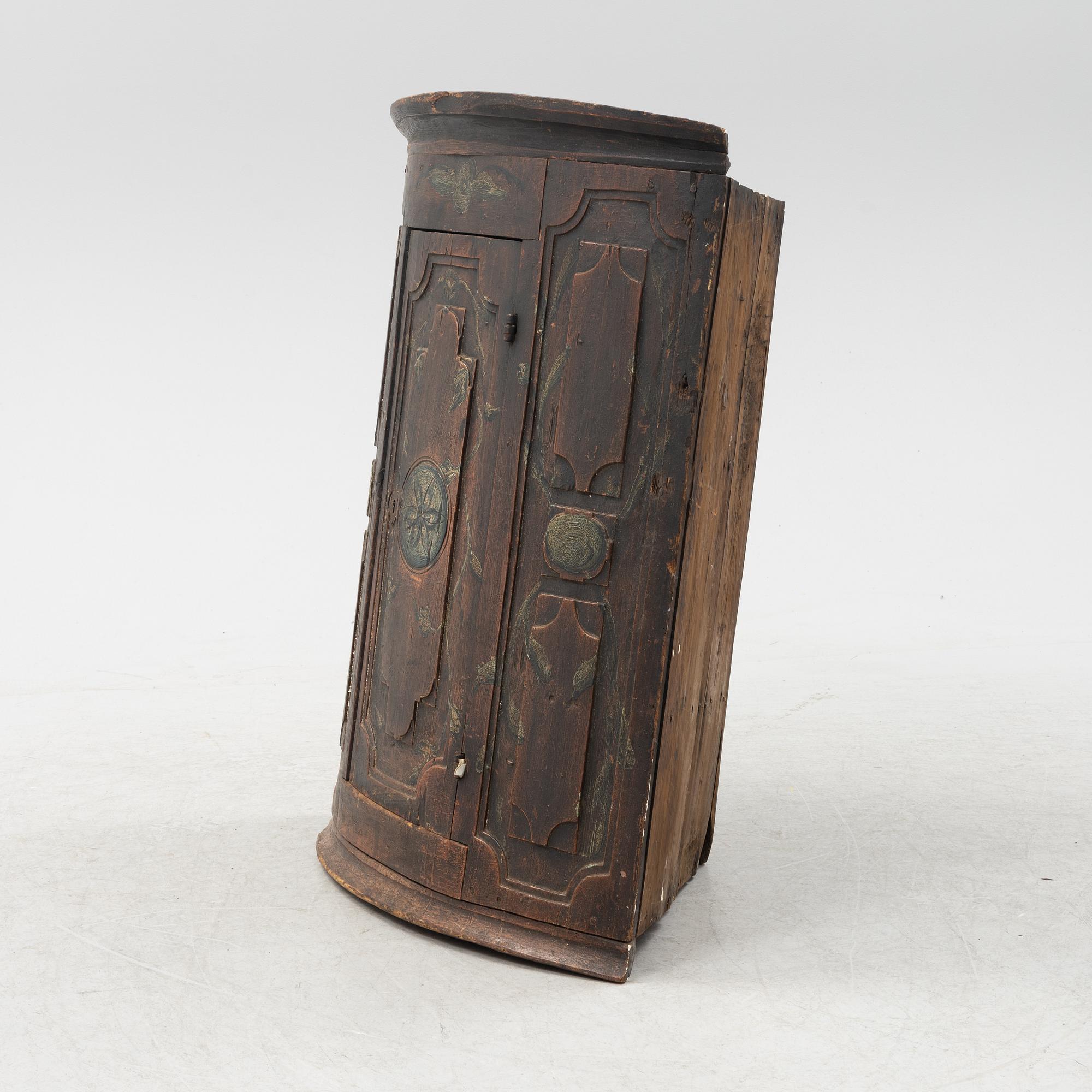 A 19th century painted wooden cabinet.