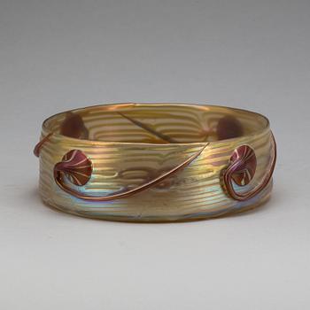 A Loetz iridiscent glass bowl, Austria ca 1900.