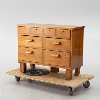 A chest of drawers, 1930s/40s.