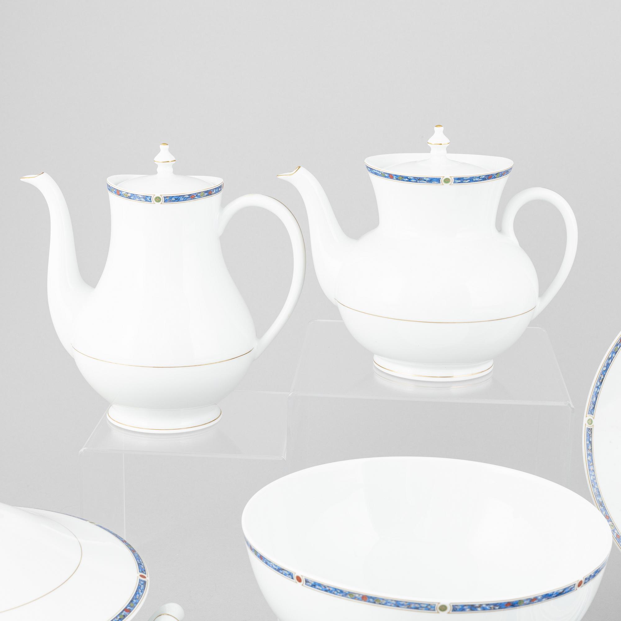 A 78 piece porcelin 'Châtelaine Bleu' dinner service, and 24 piece 'Lazuli, 'Haviland, Limoges, France.