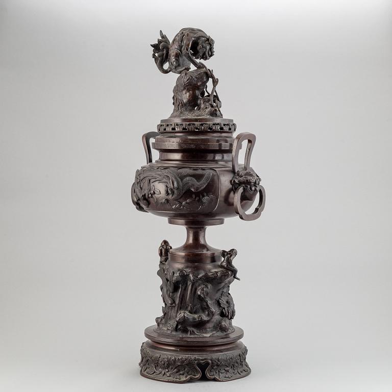 A large Japanese incense burner, Meiji (1868-1912).