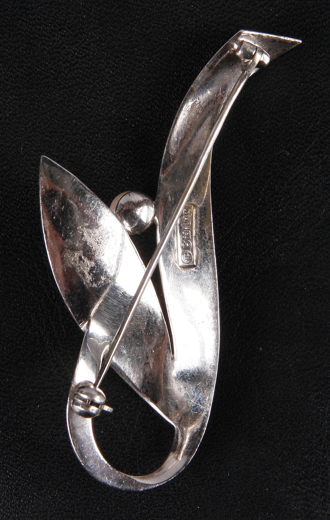 BROSCH, sterlingsilver, pärla och markasiter, Theodor Fahrnaes.