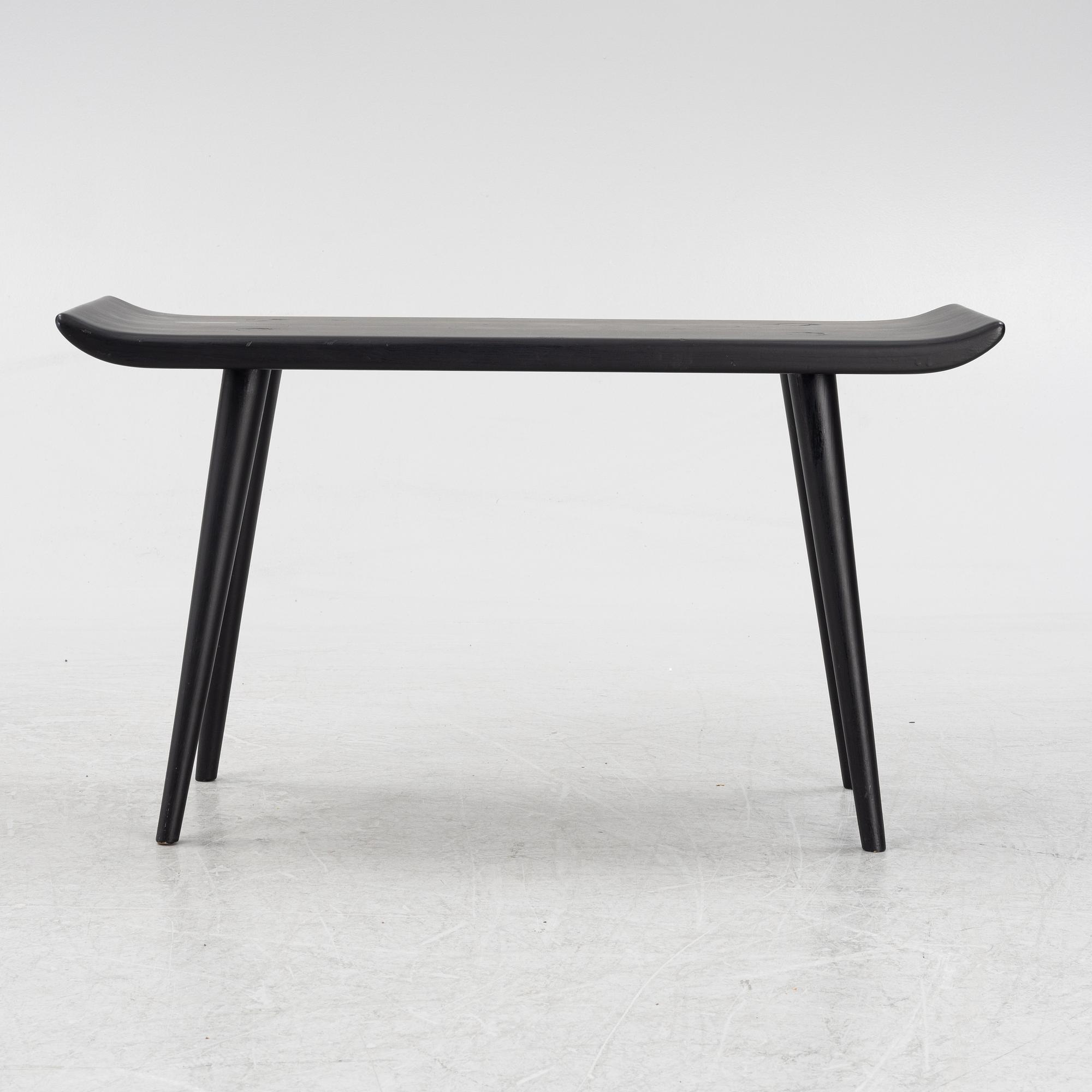 Carl Malmsten, a 'Visningsö' stool/bench.