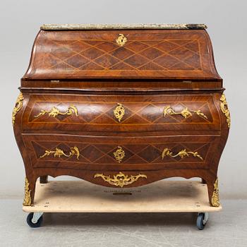 SEKRETÄR, svensk rokoko, 1700-talets andra hälft.